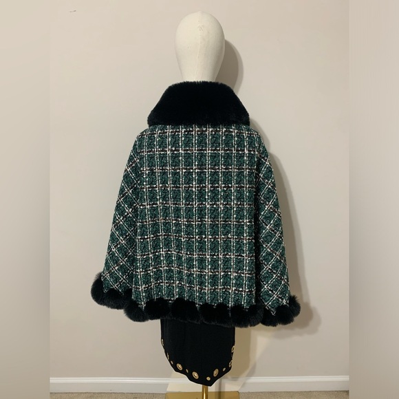 Green, Brown, and Creme Plaid Tweed Mix Color Fur Cape - Picture 13 of 15